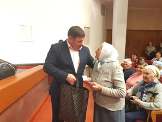Представители депутатского корпуса поздравили жительниц Заводского района с Международным женским днем